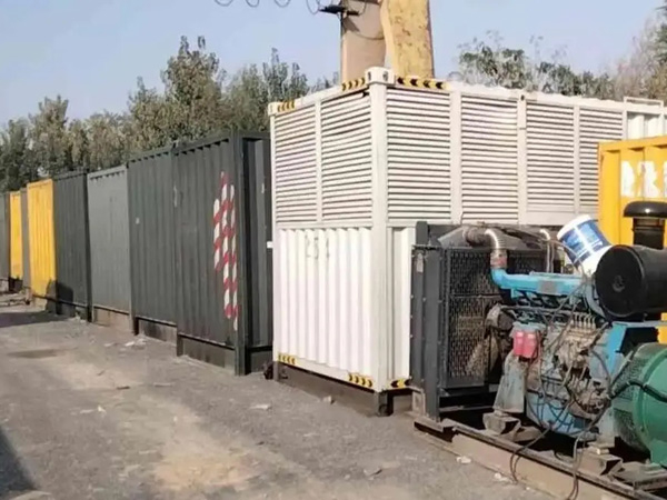 华州200KW柴油发电机机组每小时油耗是多少?