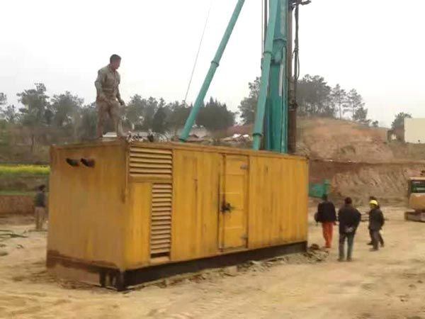 华州如何判断水冷式机油散热器密封件是否需要更换？
